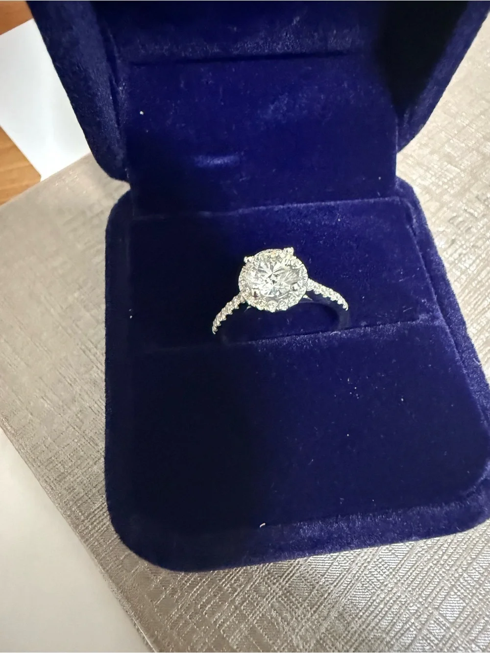 Brand new! Natural Diamonds Round Halo Engagement Ring in White Gold-14k. - Picture 3 of 6